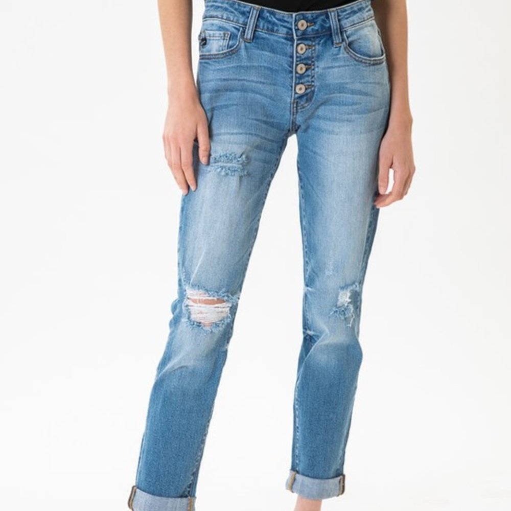 CRYSTAL LIGHT WASH DISTRESSED MOM JEANS